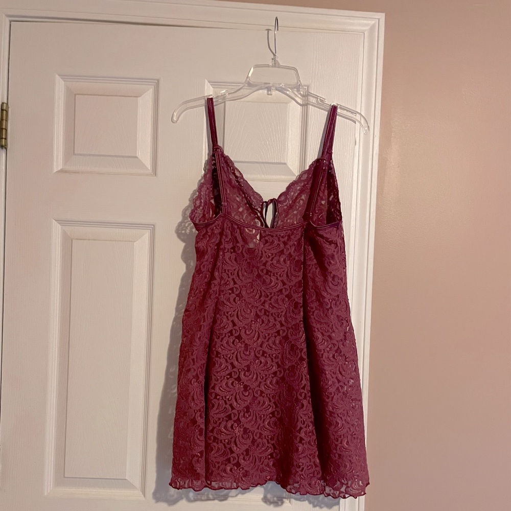 Lingerie - Picture 2 of 6